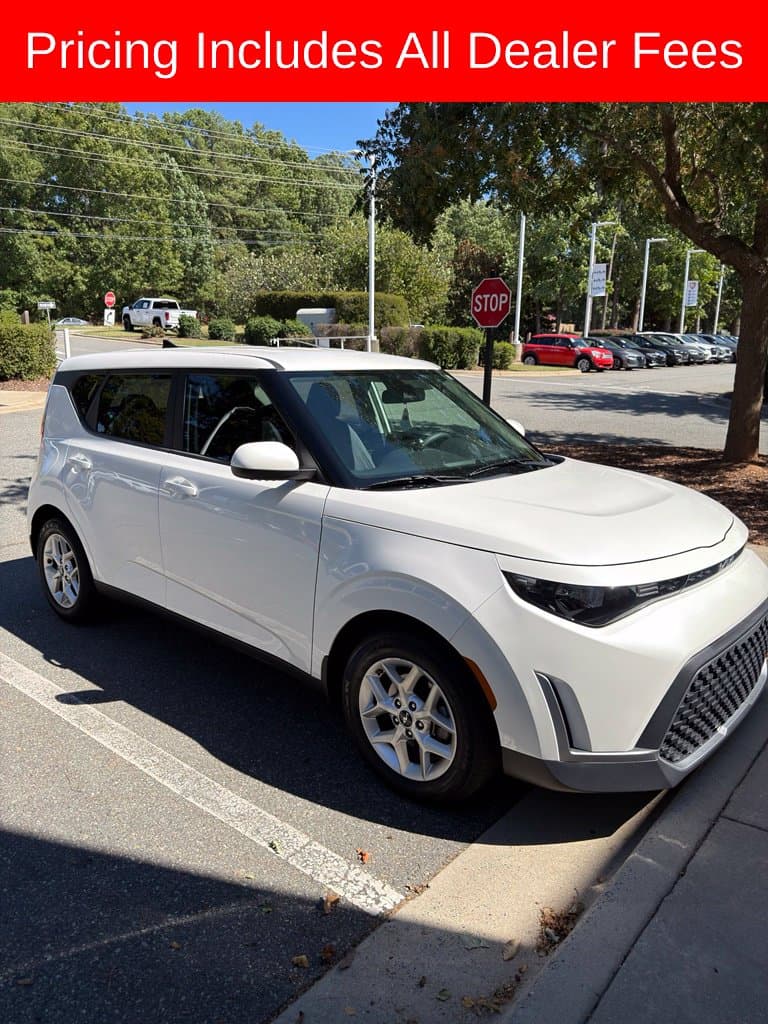 2023 Kia Soul LX — photo 1 of 9