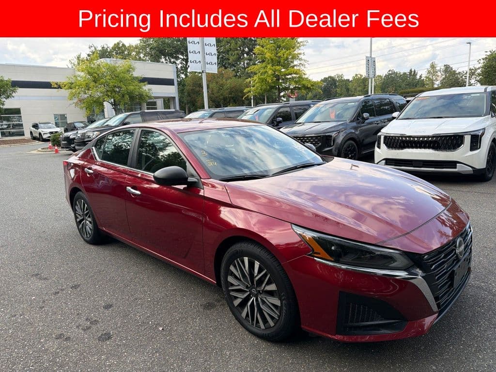 2024 Nissan Altima 2.5 SV — photo 1 of 15