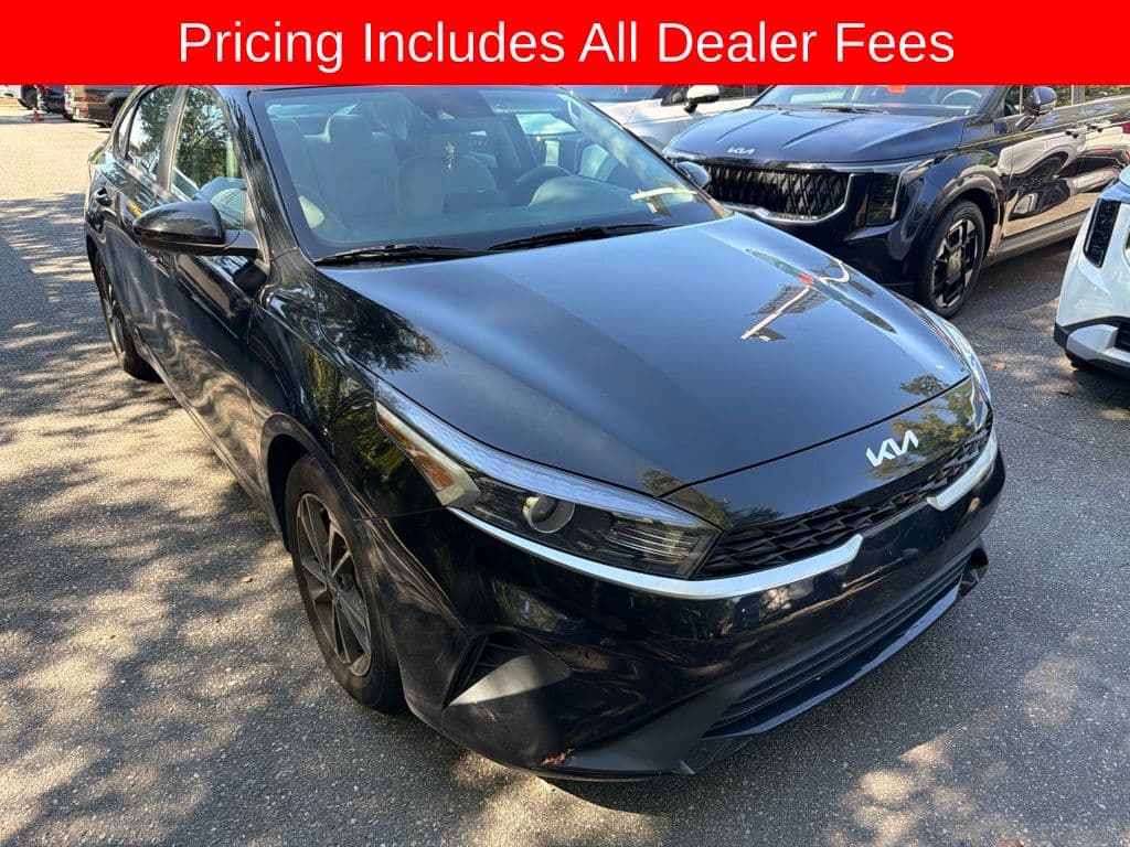 2023 Kia Forte LXS — photo 1 of 10