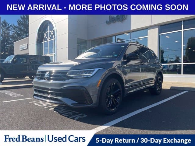 2024 Volkswagen Tiguan Base — photo 1 of 13