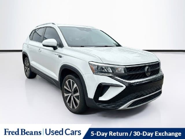 2024 Volkswagen Taos Base — photo 1 of 30