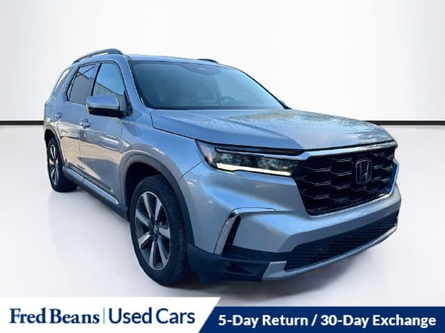 2025 Honda Pilot Touring — photo 1 of 30