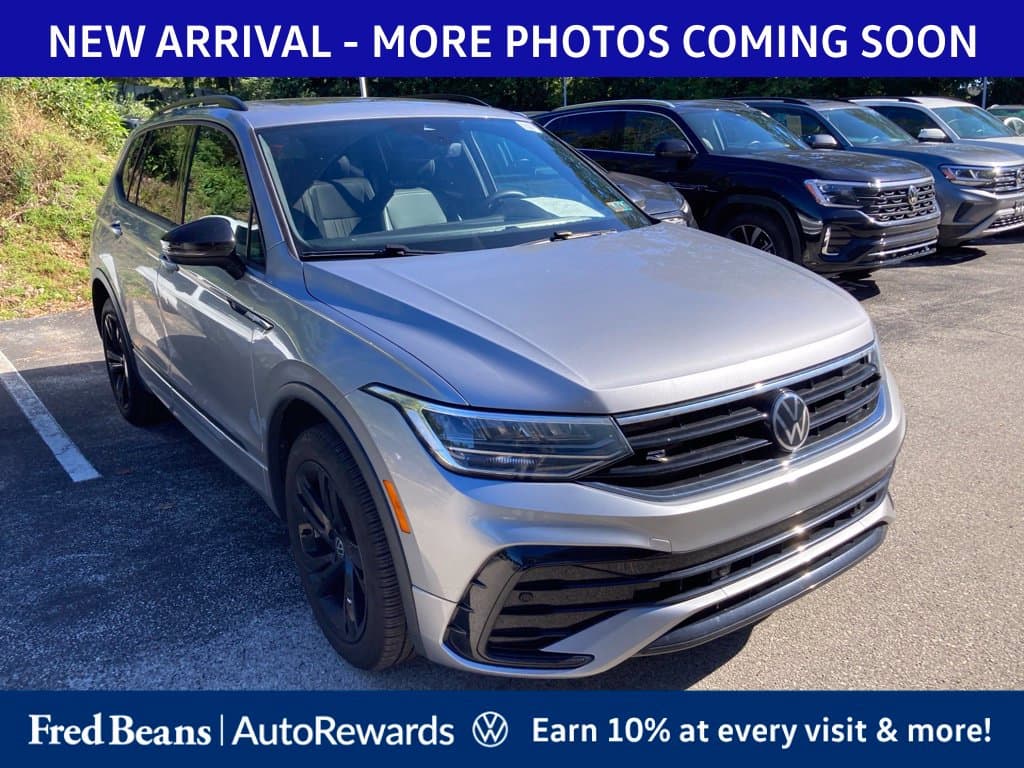 2024 Volkswagen Tiguan Base — photo 1 of 13