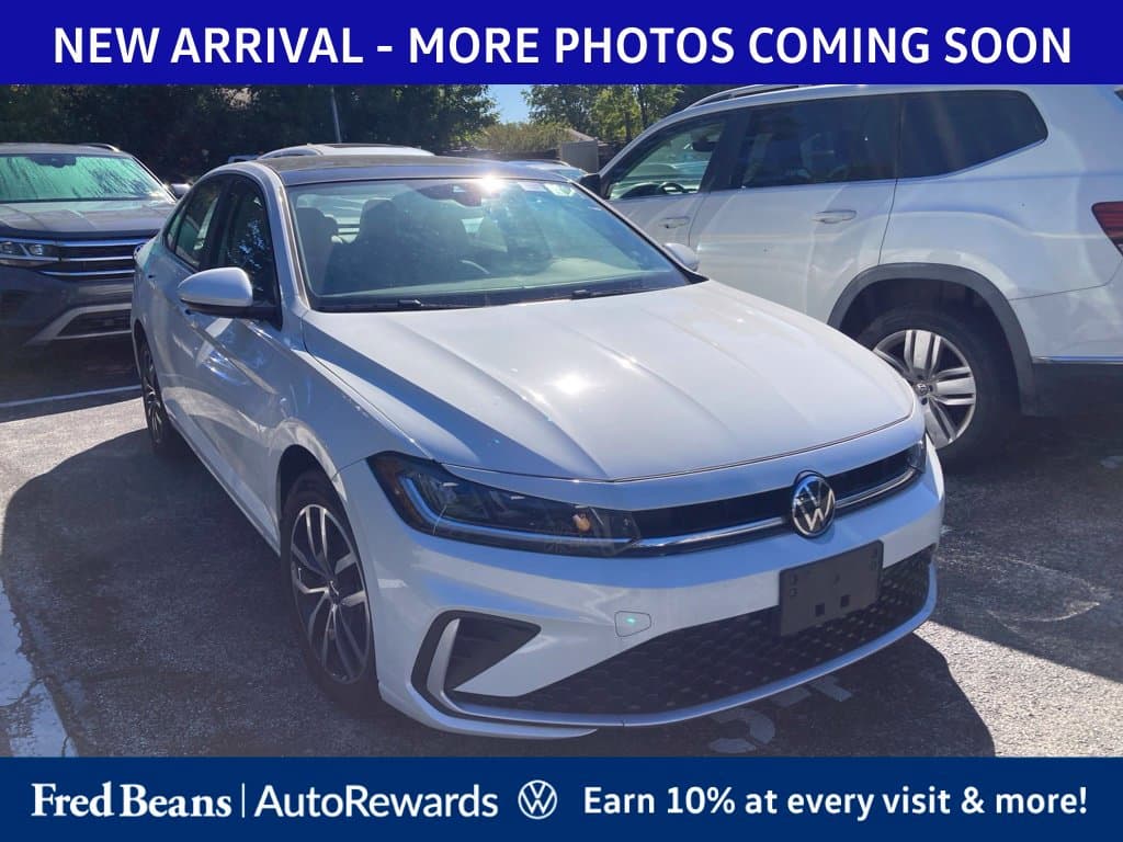 2025 Volkswagen Jetta Base — photo 1 of 13