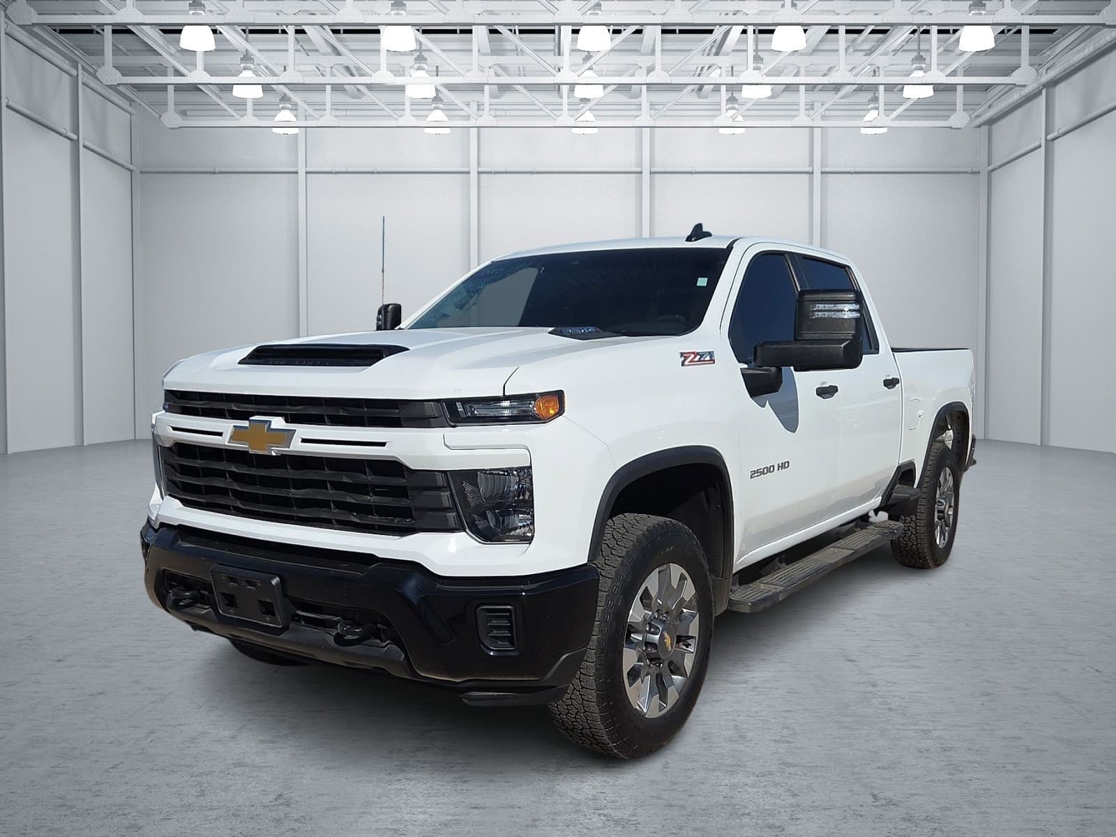 2024 Chevrolet Silverado 2500HD Custom — photo 1 of 3