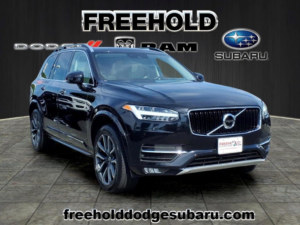 2019 Volvo XC90 Momentum — photo 1 of 23