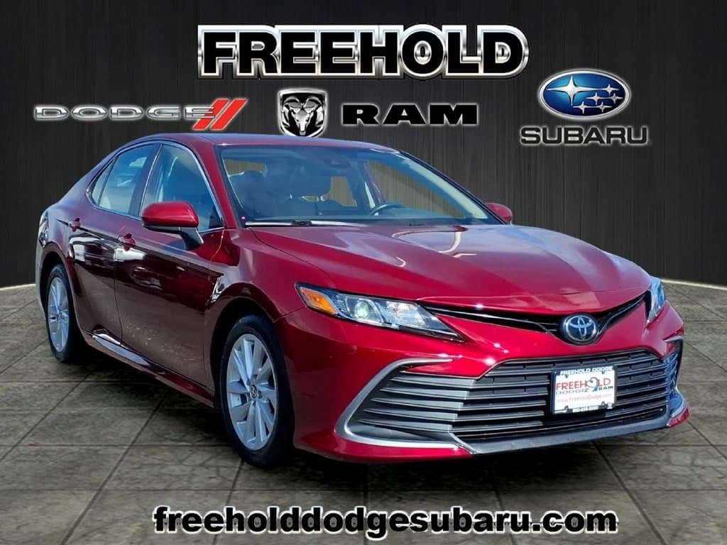 2022 Toyota Camry LE — photo 1 of 19