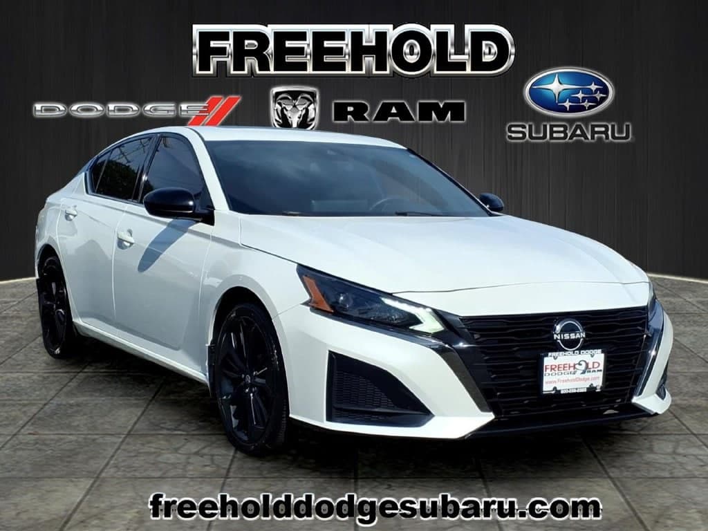 2024 Nissan Altima 2.5 SR — photo 1 of 21