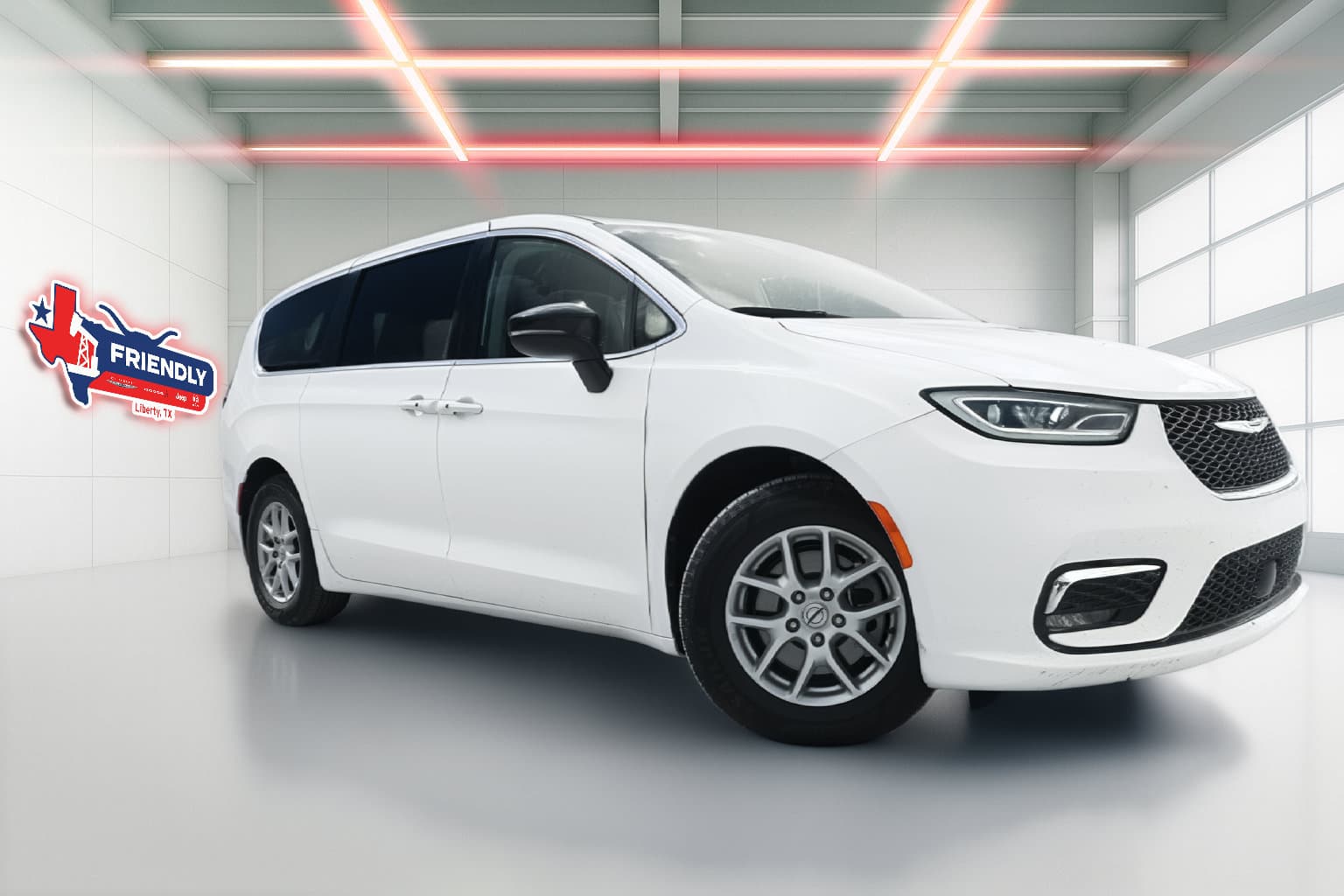 2024 Chrysler Pacifica Touring L — photo 1 of 35