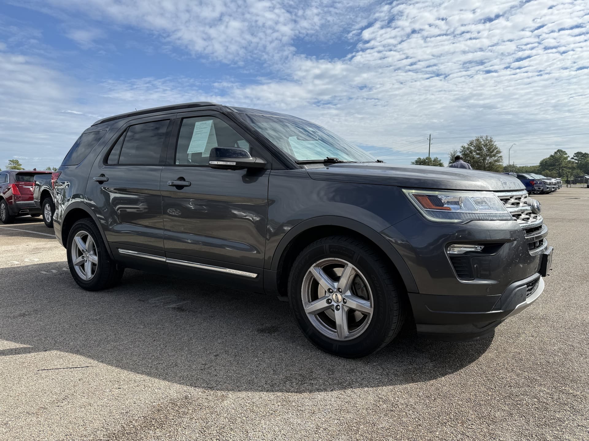 2018 Ford Explorer XLT — photo 1 of 5