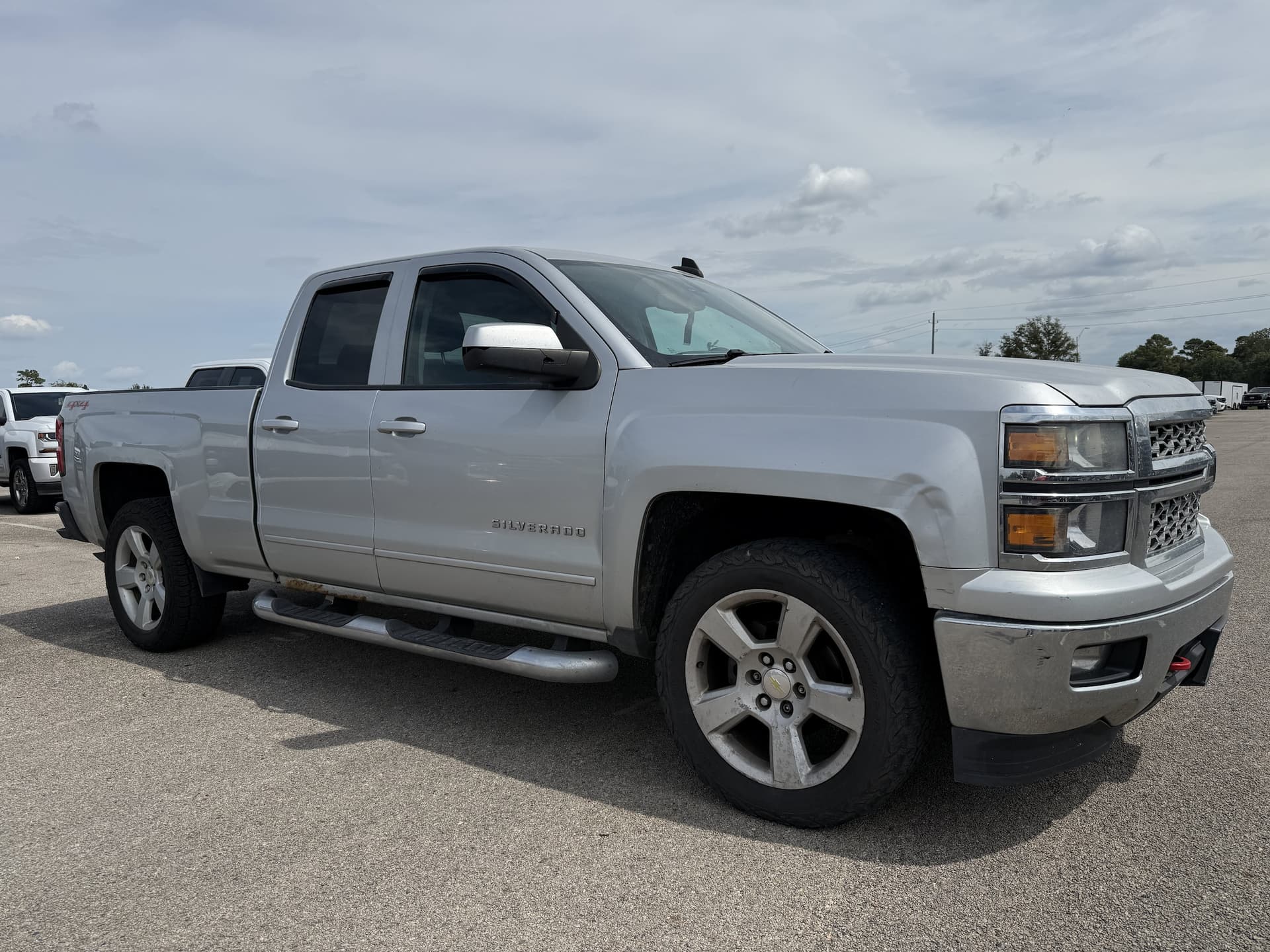 2015 Chevrolet Silverado 1500 LT — photo 1 of 5