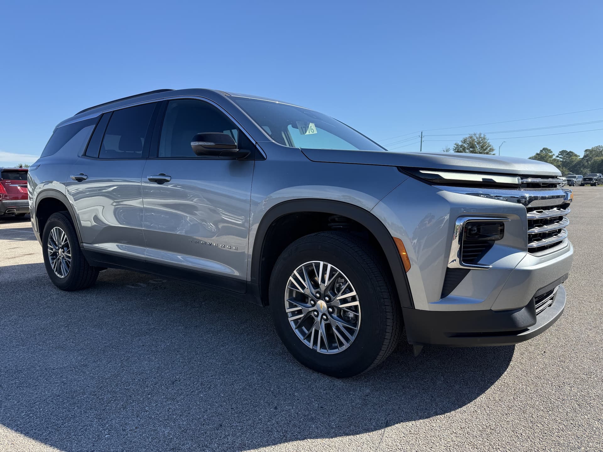 2026 Chevrolet Traverse FWD LT — photo 1 of 5