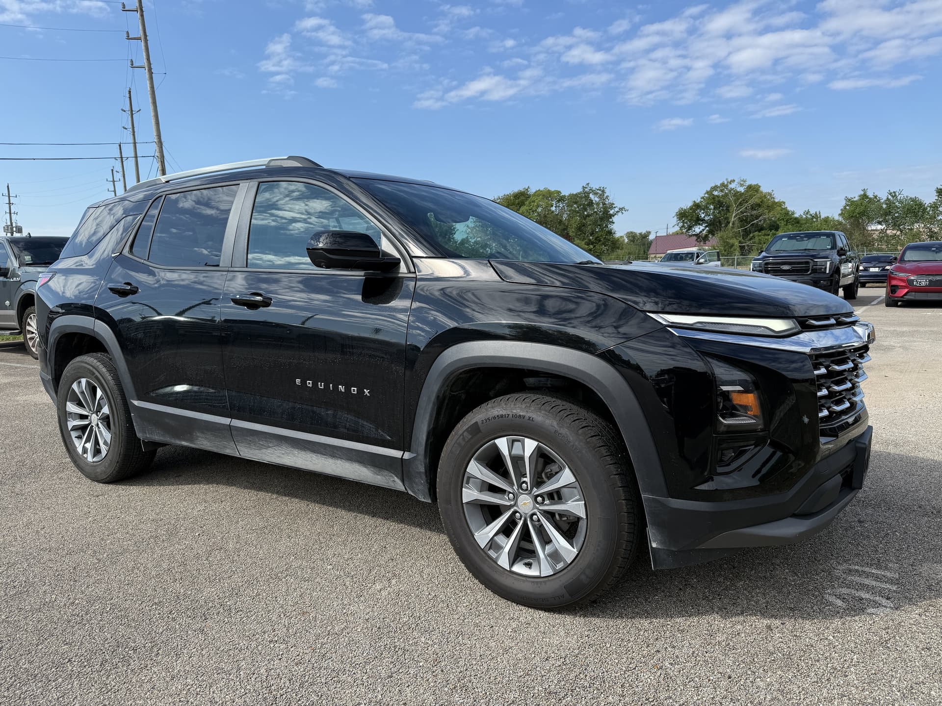 2025 Chevrolet Equinox FWD LT — photo 1 of 5