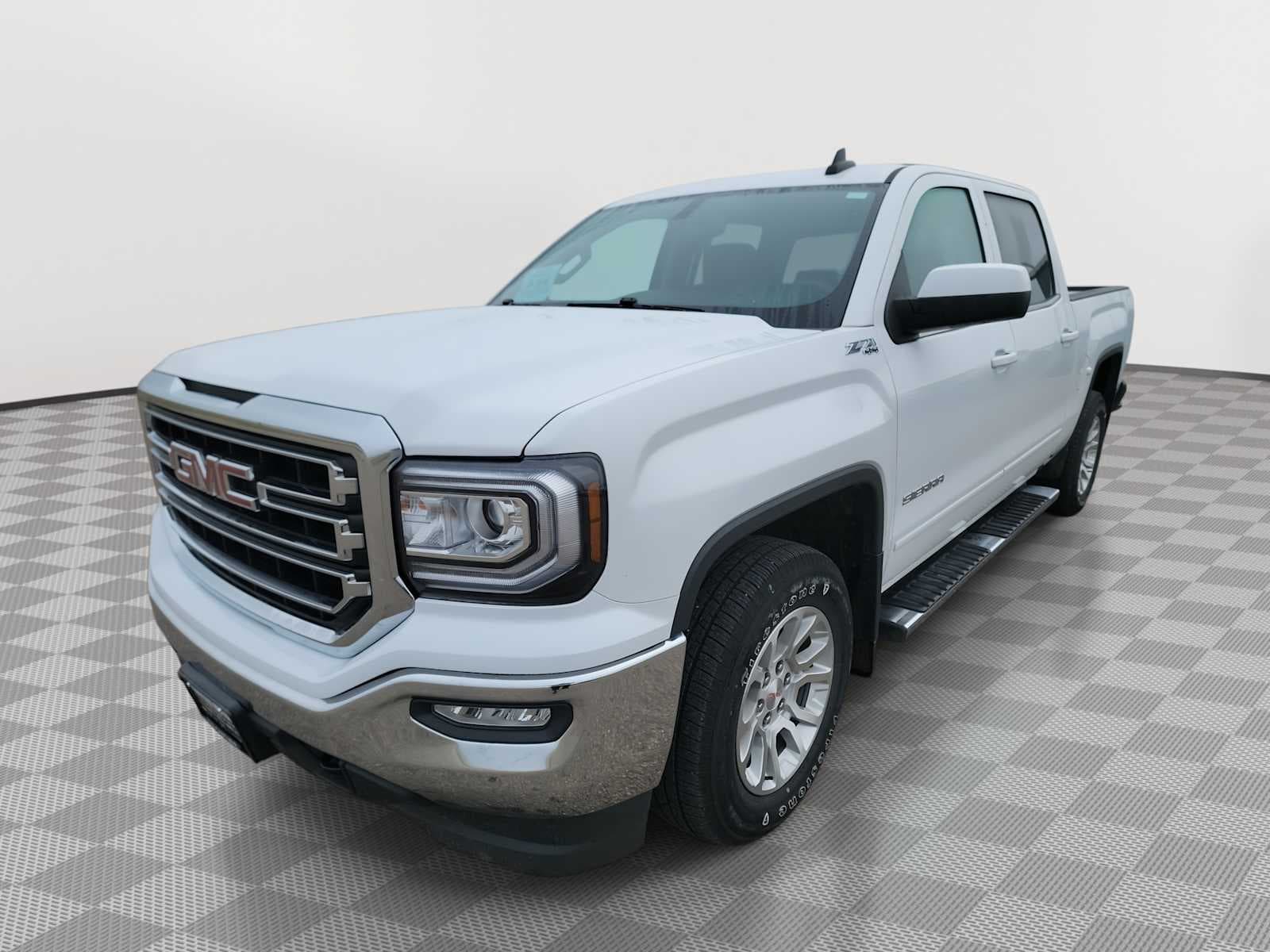 2017 GMC Sierra 1500 SLE — photo 1 of 24