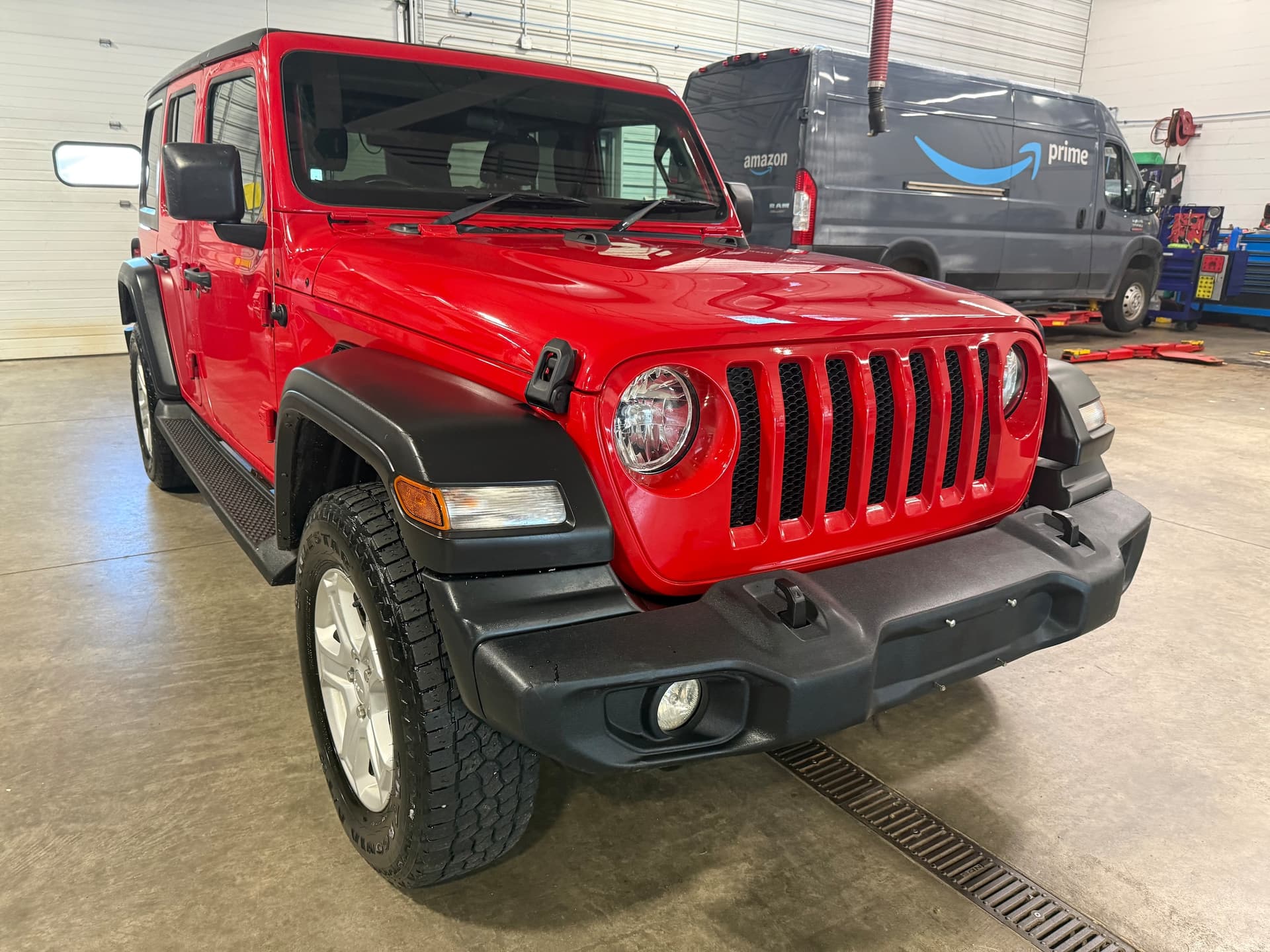 2022 Jeep Wrangler Base — photo 1 of 46
