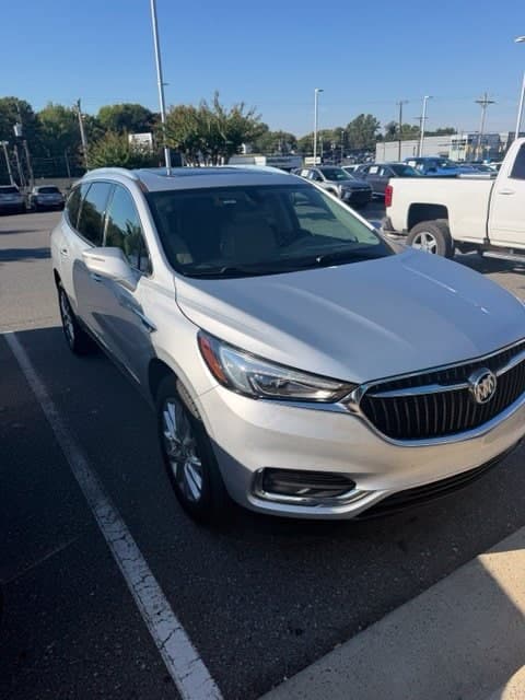 2020 Buick Enclave Essence — photo 1 of 5