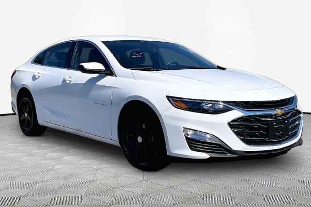 2025 Chevrolet Malibu LS — photo 1 of 22