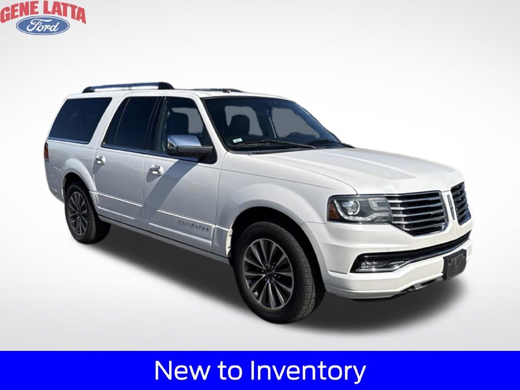 2015 Lincoln Navigator L Base — photo 1 of 5