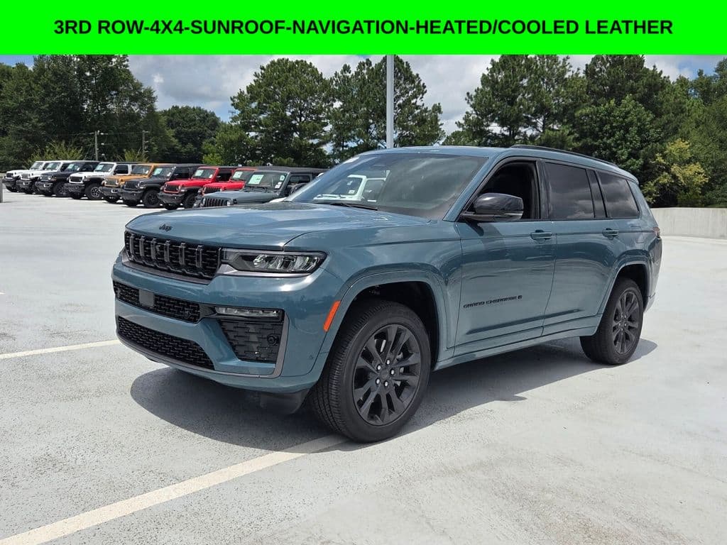 2027 Jeep Grand Cherokee Limited Reserve — photo 1 of 12