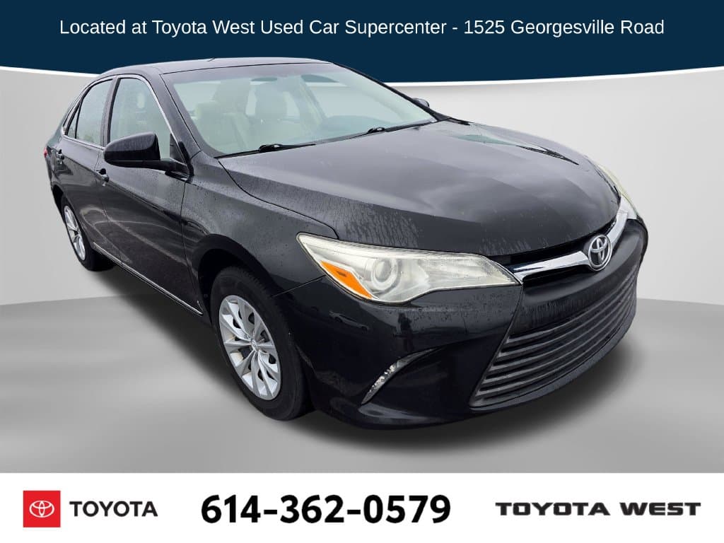 2016 Toyota Camry LE — photo 1 of 17