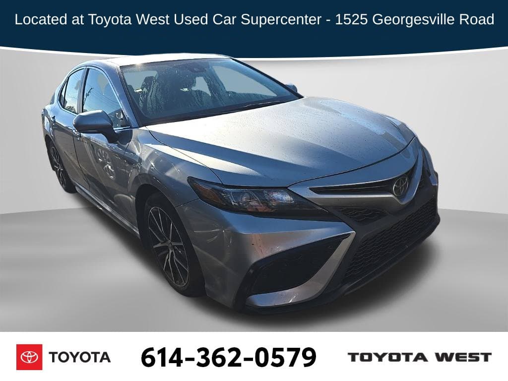 2024 Toyota Camry SE — photo 1 of 14