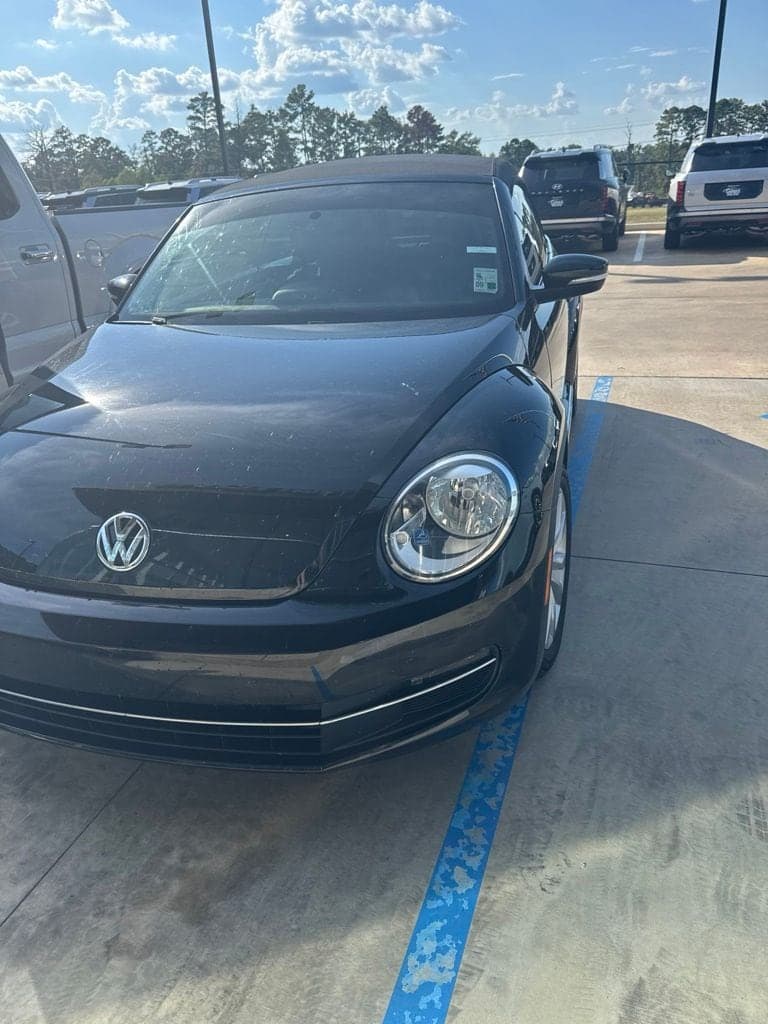 2014 Volkswagen Beetle Convertible 2.0L TDI — photo 1 of 2