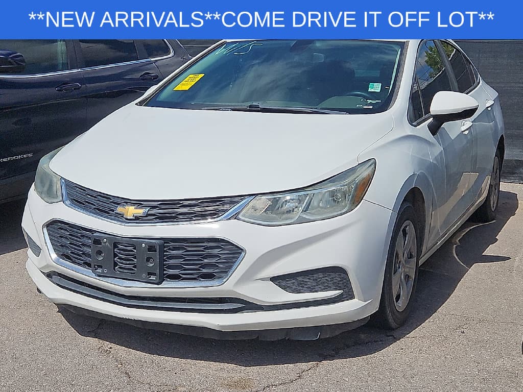 2017 Chevrolet Cruze LS — photo 1 of 5
