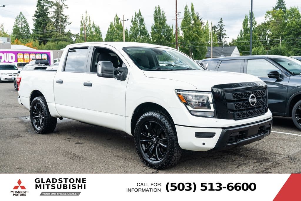 2023 Nissan Titan SV — photo 1 of 30