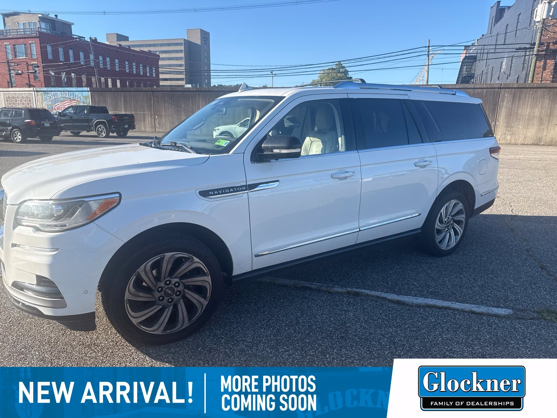 2022 Lincoln Navigator L Reserve — photo 1 of 18