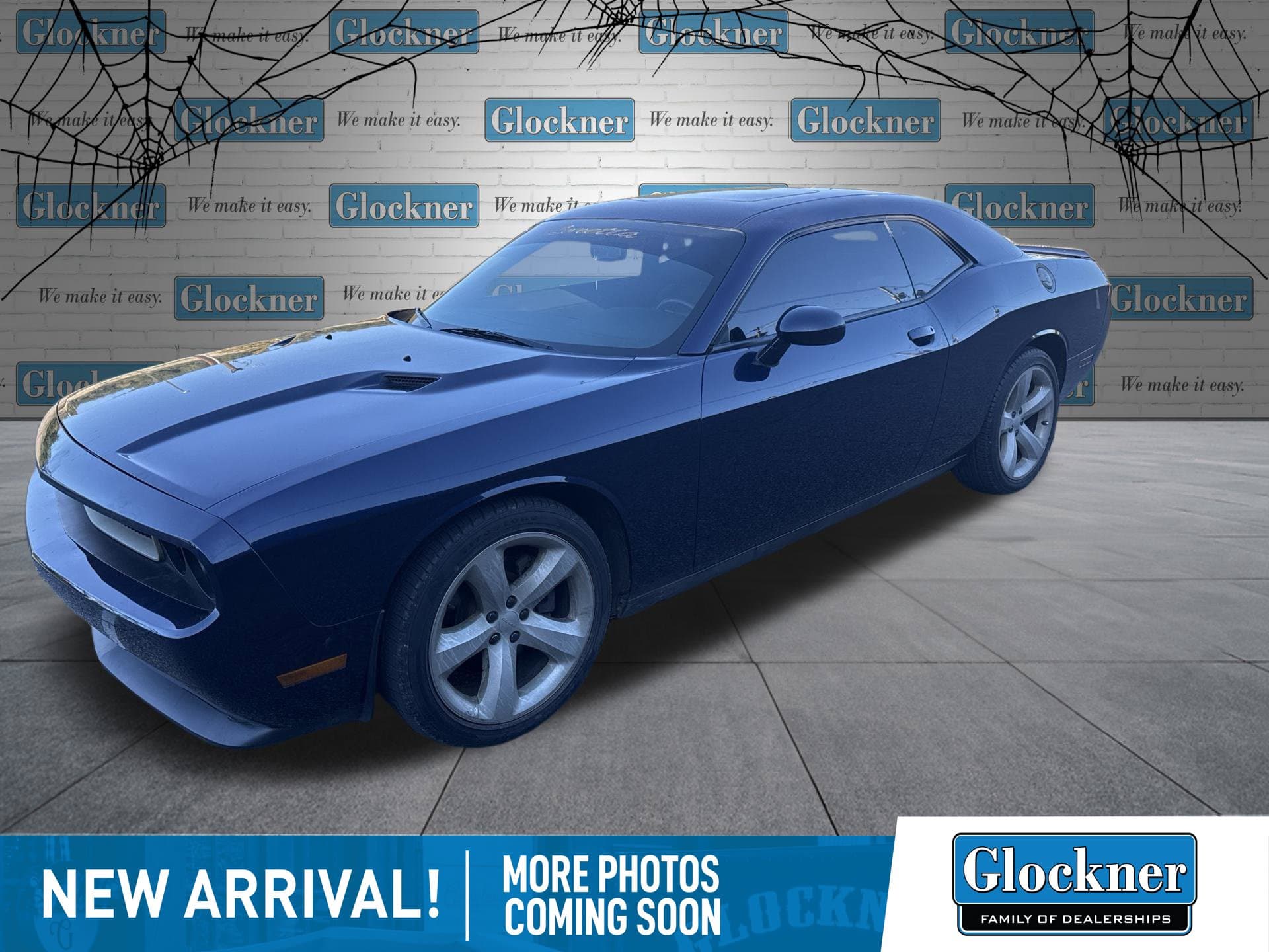 2013 Dodge Challenger SXT — photo 1 of 12