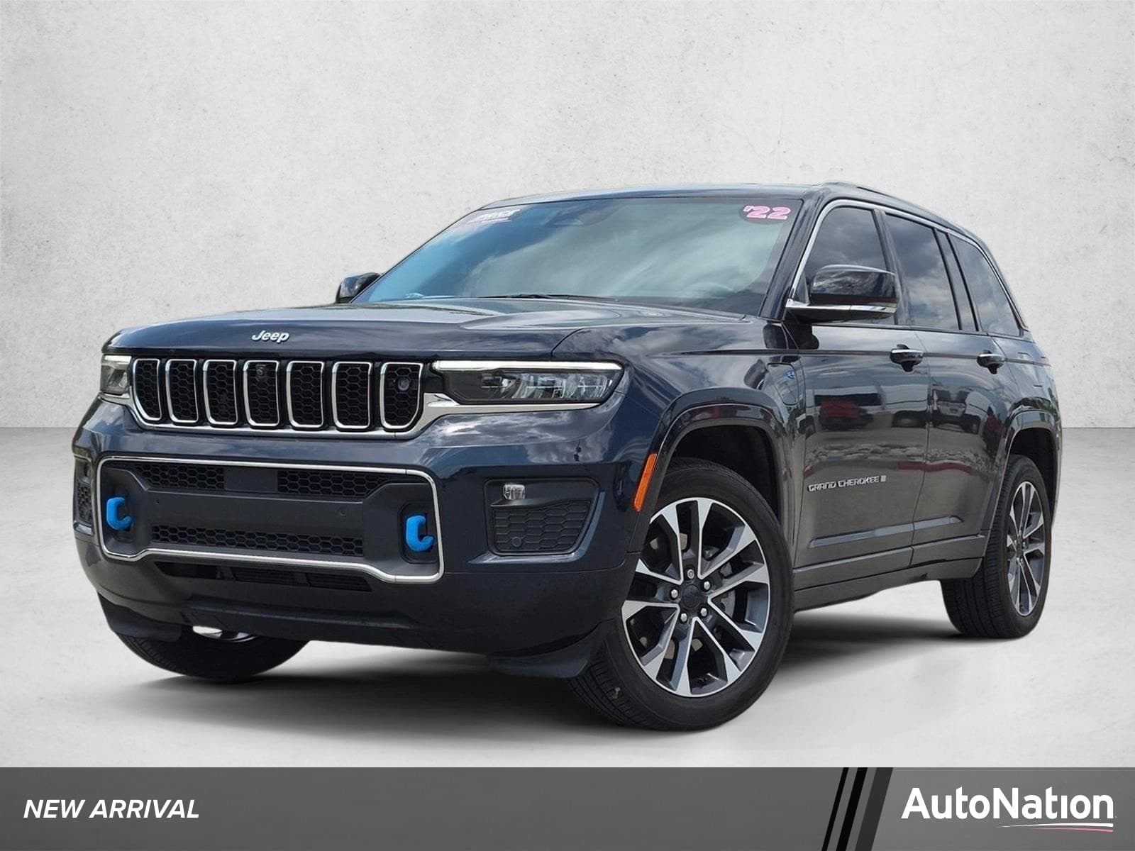 2022 Jeep Grand Cherokee 4xe Overland — photo 1 of 27