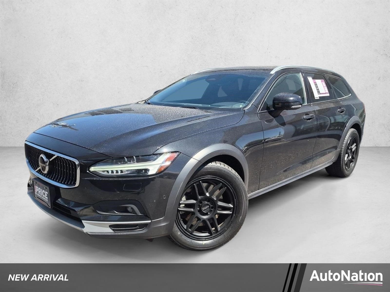 2022 Volvo V90 Cross Country Base — photo 1 of 30
