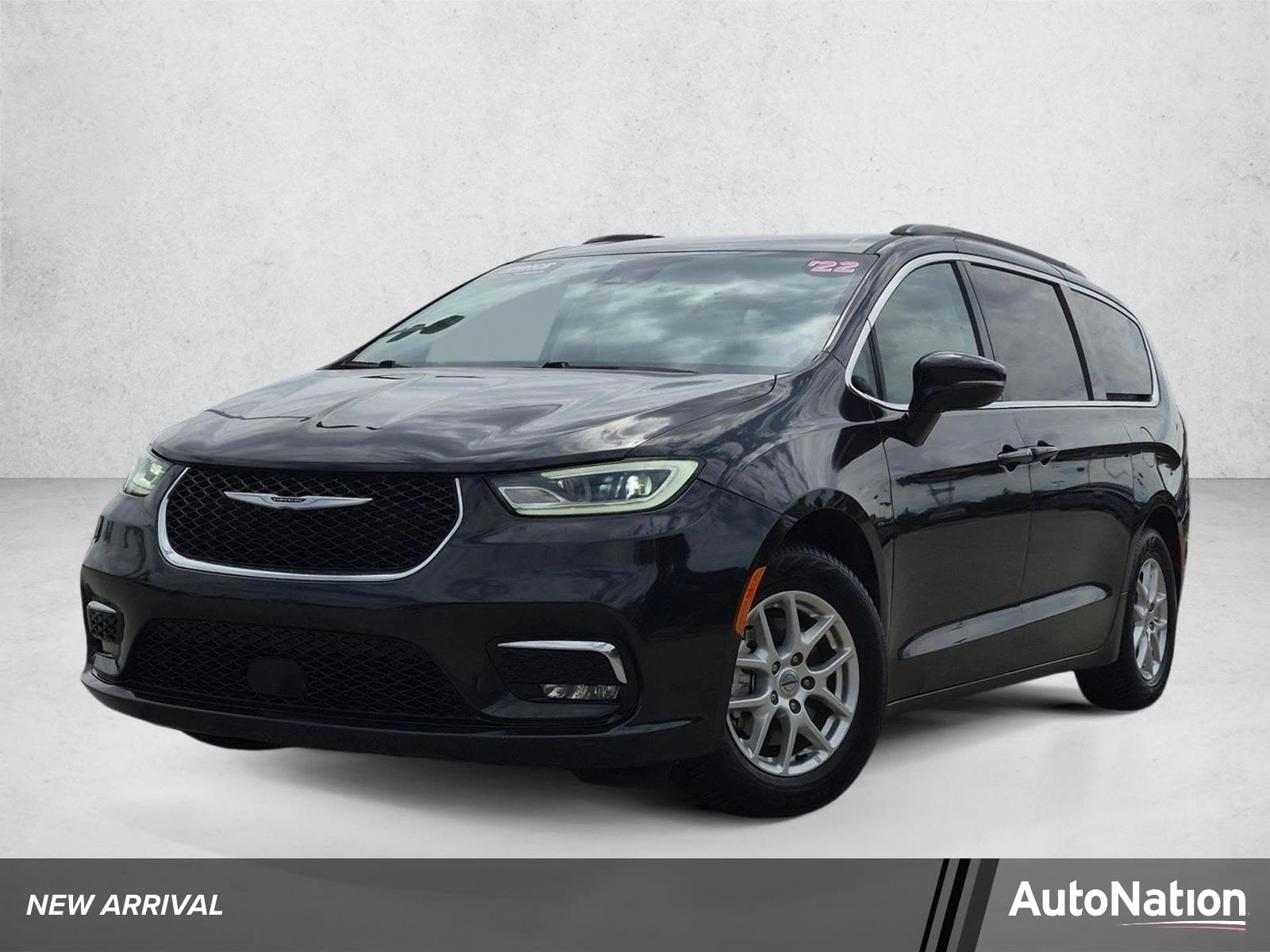 2022 Chrysler Pacifica Touring L — photo 1 of 25