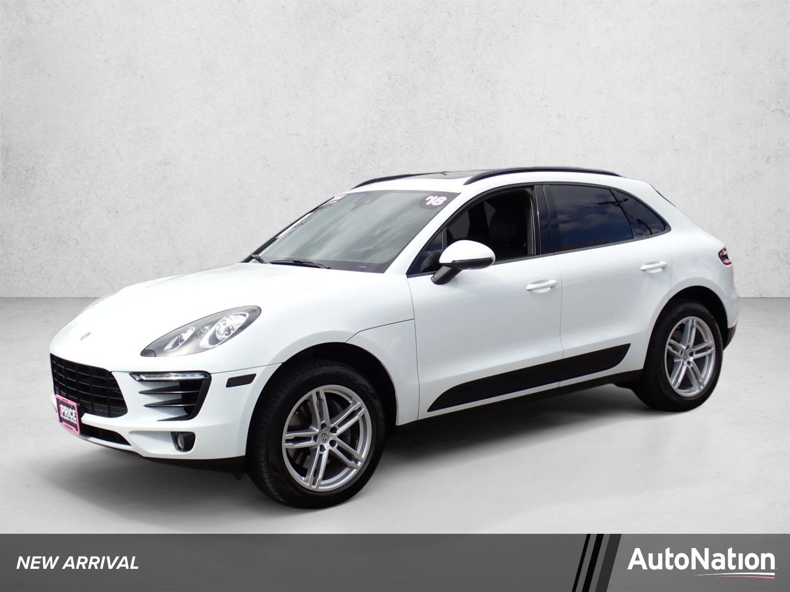 2018 Porsche Macan Base — photo 1 of 26