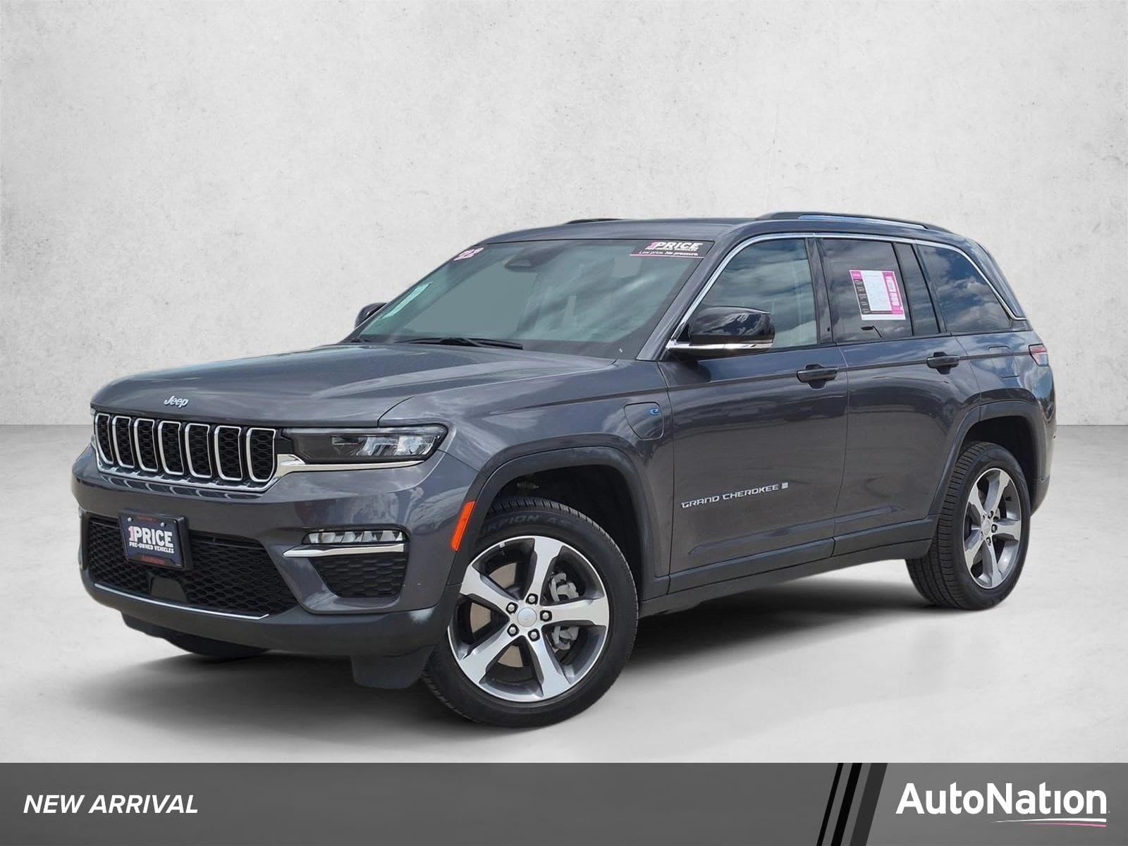 2022 Jeep Grand Cherokee 4xe Base — photo 1 of 26