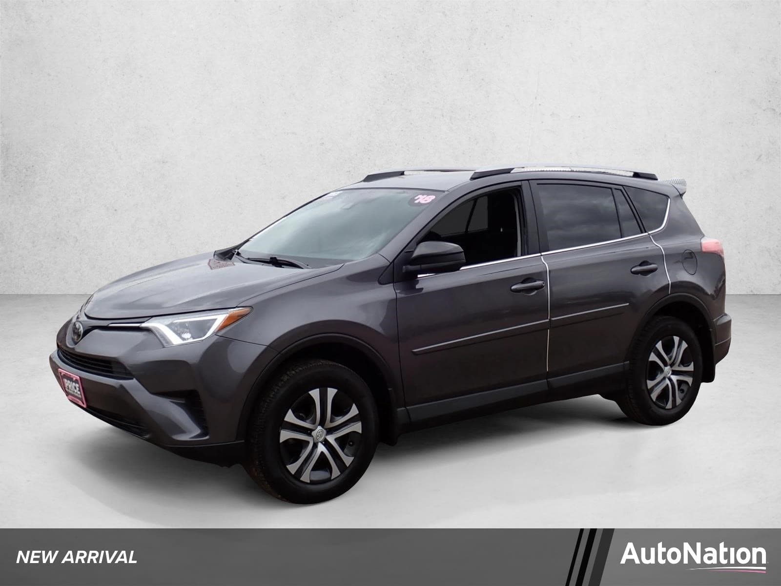 2018 Toyota RAV4 LE — photo 1 of 20