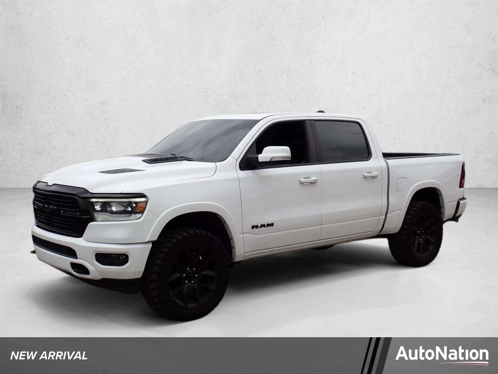2020 RAM 1500 Laramie — photo 1 of 15