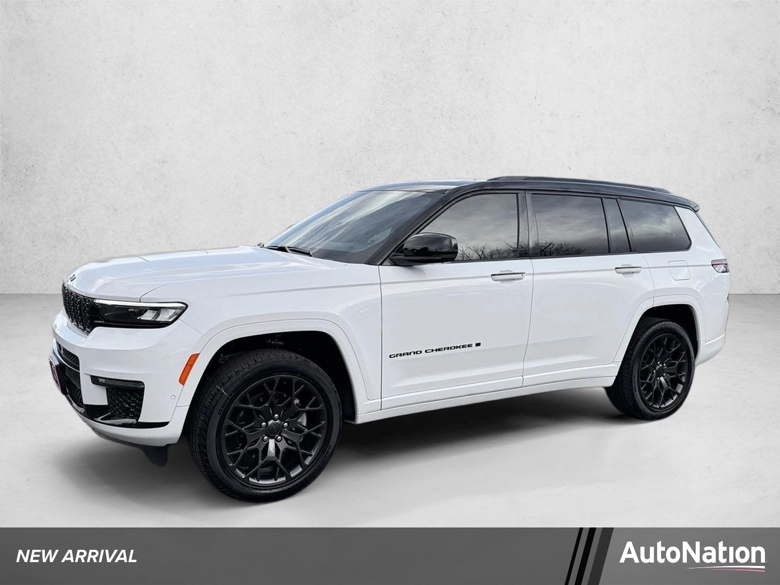 2025 Jeep Grand Cherokee L Summit Reserve — photo 1 of 24