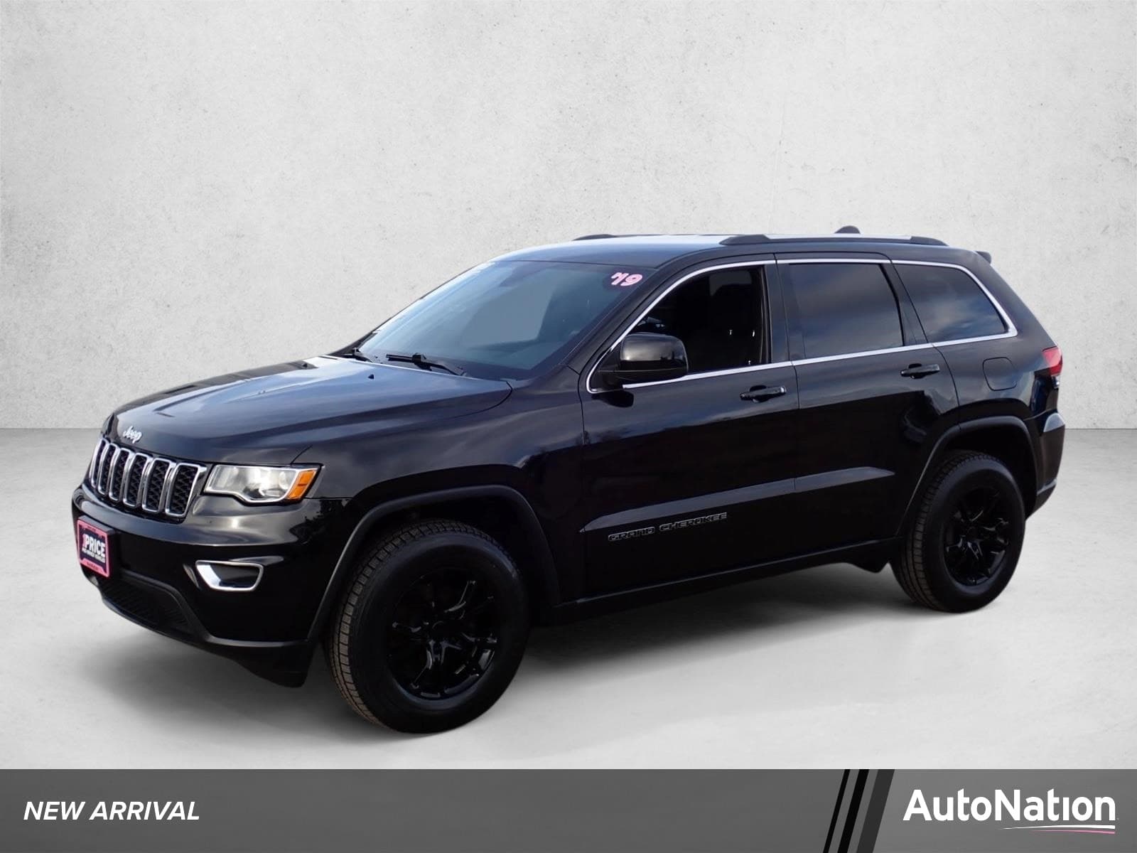 2019 Jeep Grand Cherokee Laredo E — photo 1 of 22