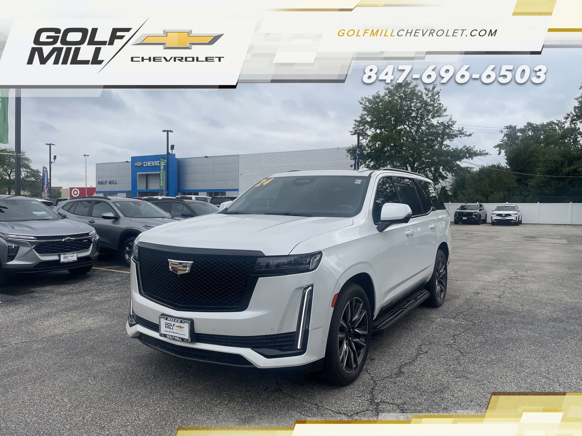 2024 Cadillac Escalade 4WD Sport Platinum — photo 1 of 36