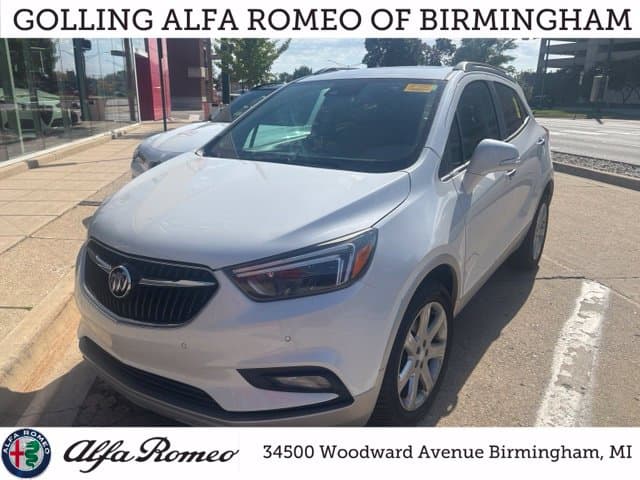 2019 Buick Encore Essence — photo 1 of 9