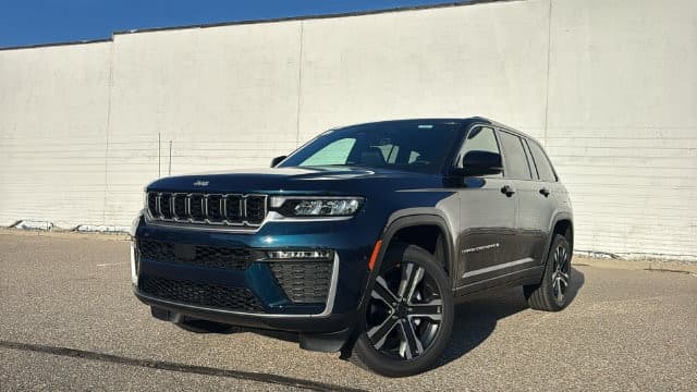 2027 Jeep Grand Cherokee Limited — photo 1 of 45