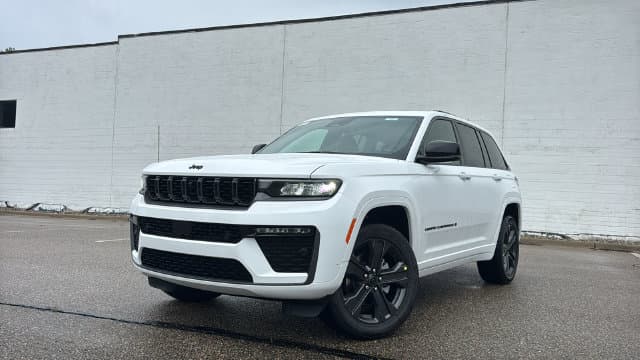 2027 Jeep Grand Cherokee Limited Reserve — photo 1 of 46