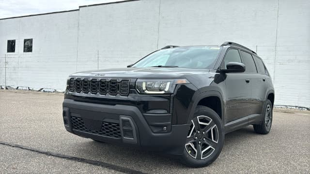 2026 Jeep Cherokee Laredo — photo 1 of 37