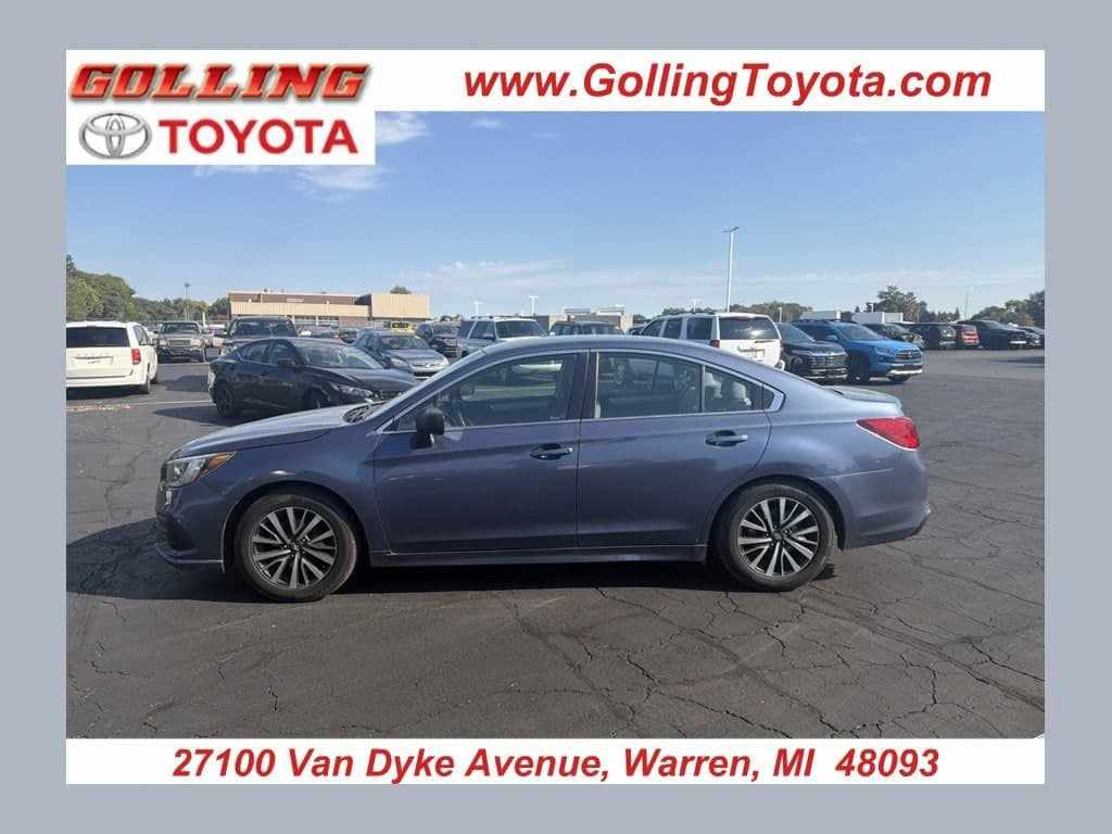 2018 Subaru Legacy Base — photo 1 of 10