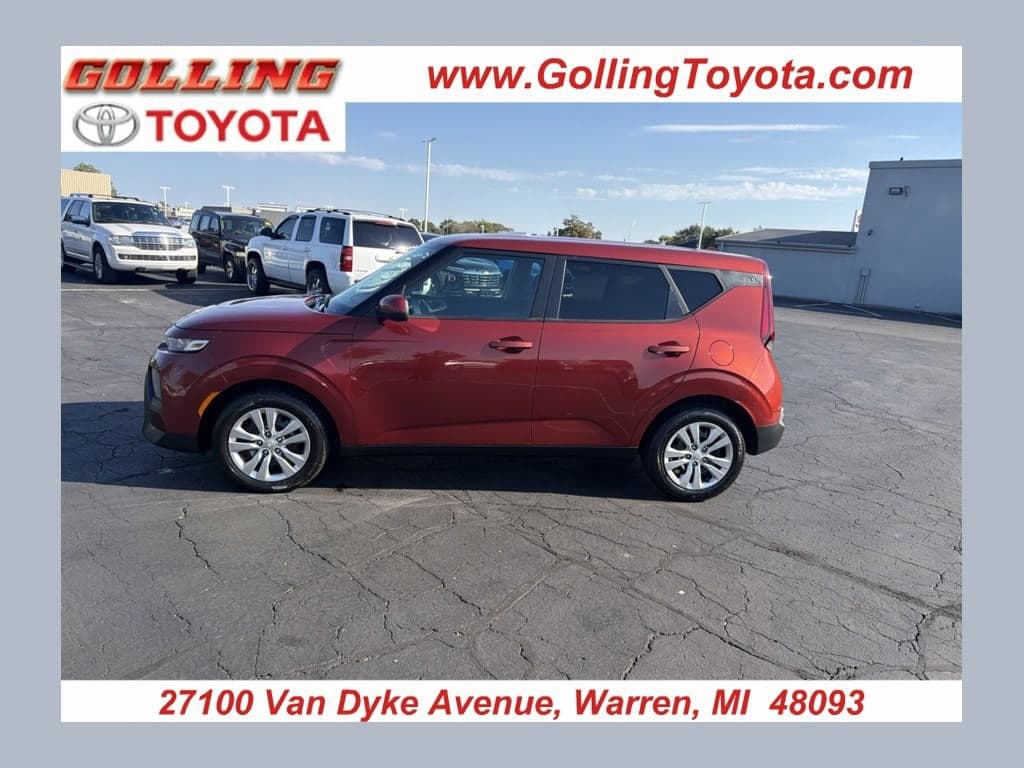 2021 Kia Soul LX — photo 1 of 10