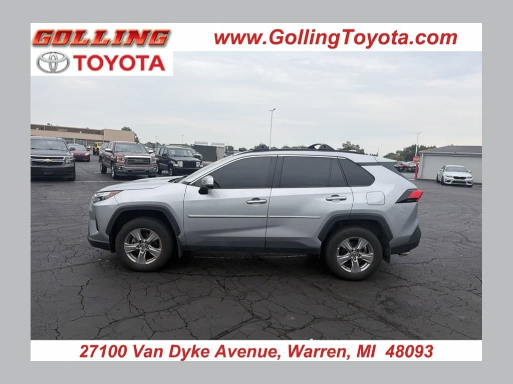 2025 Toyota RAV4 XLE — photo 1 of 9