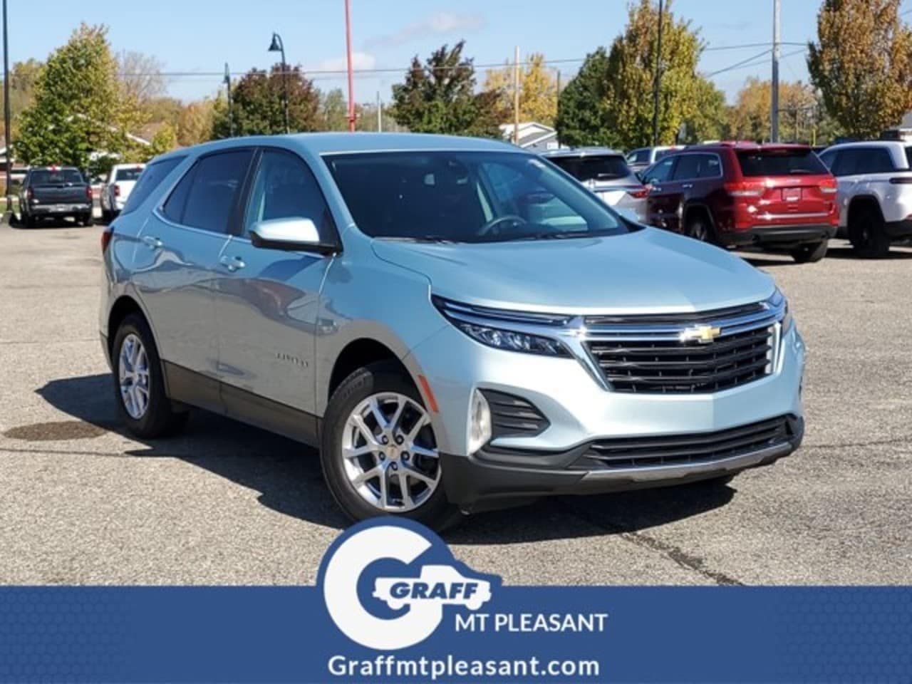 2022 Chevrolet Equinox LT — photo 1 of 32