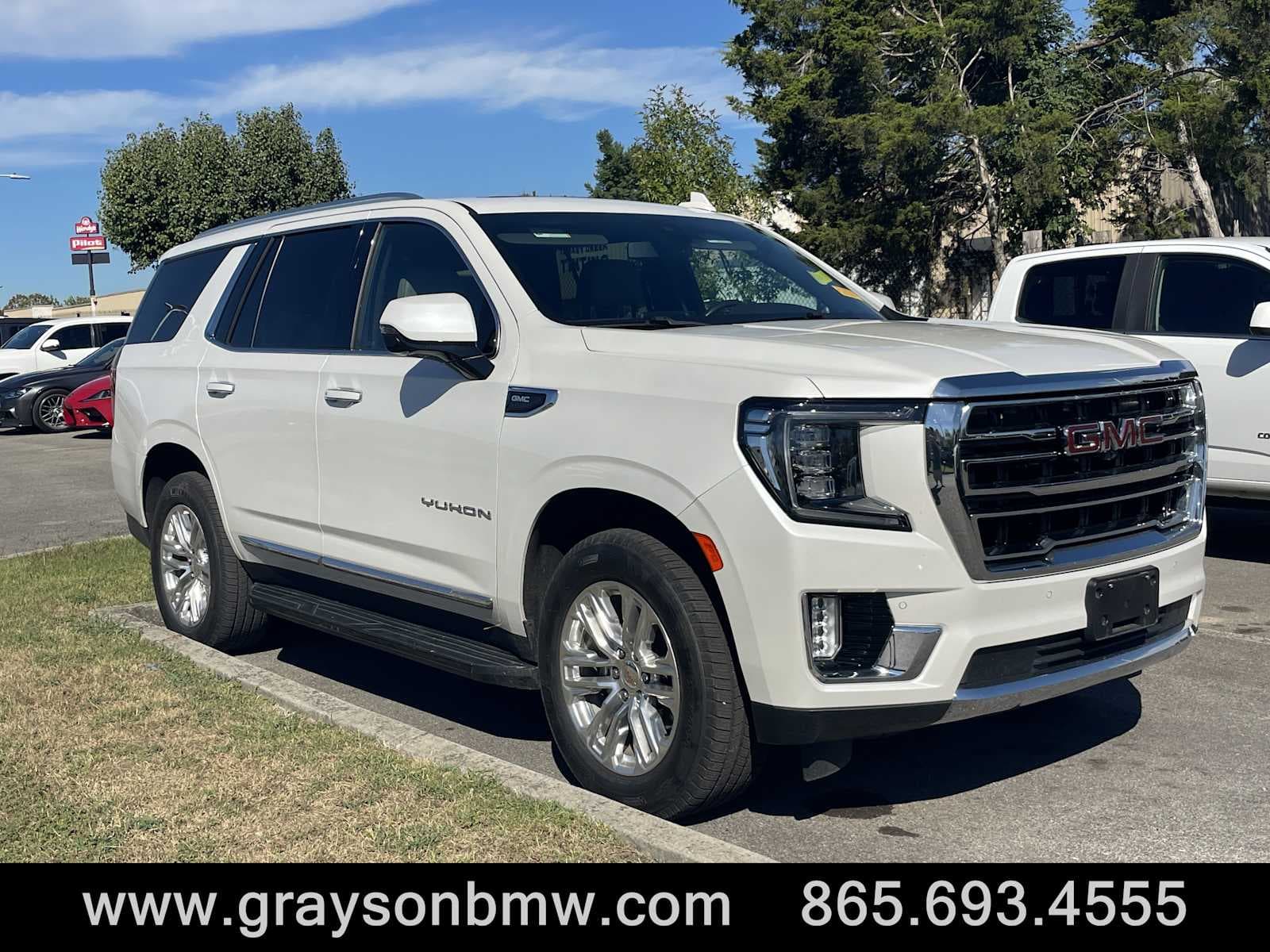 2022 GMC Yukon SLT — photo 1 of 12