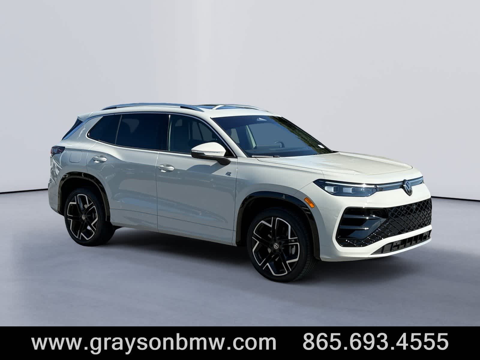 2026 Volkswagen Tiguan SEL R-Line Turbo — photo 1 of 37